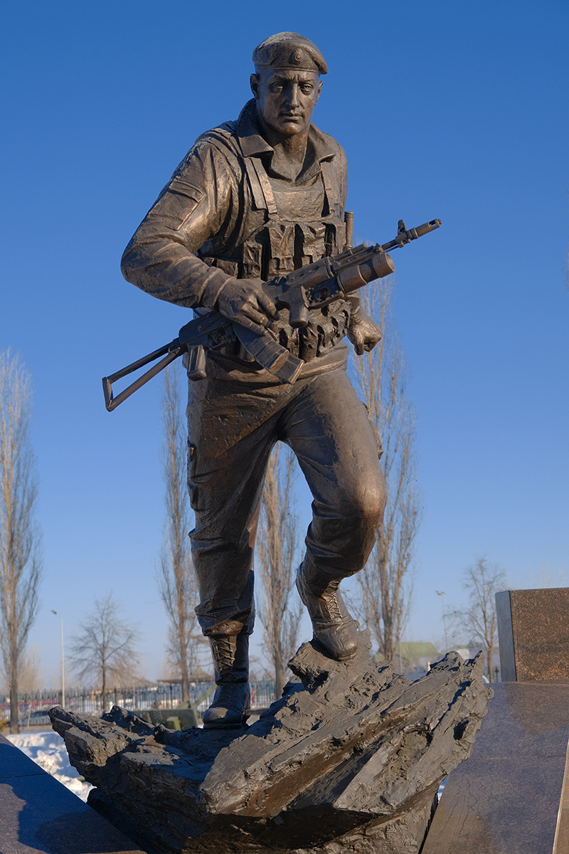 Памятник героям Росгвардии